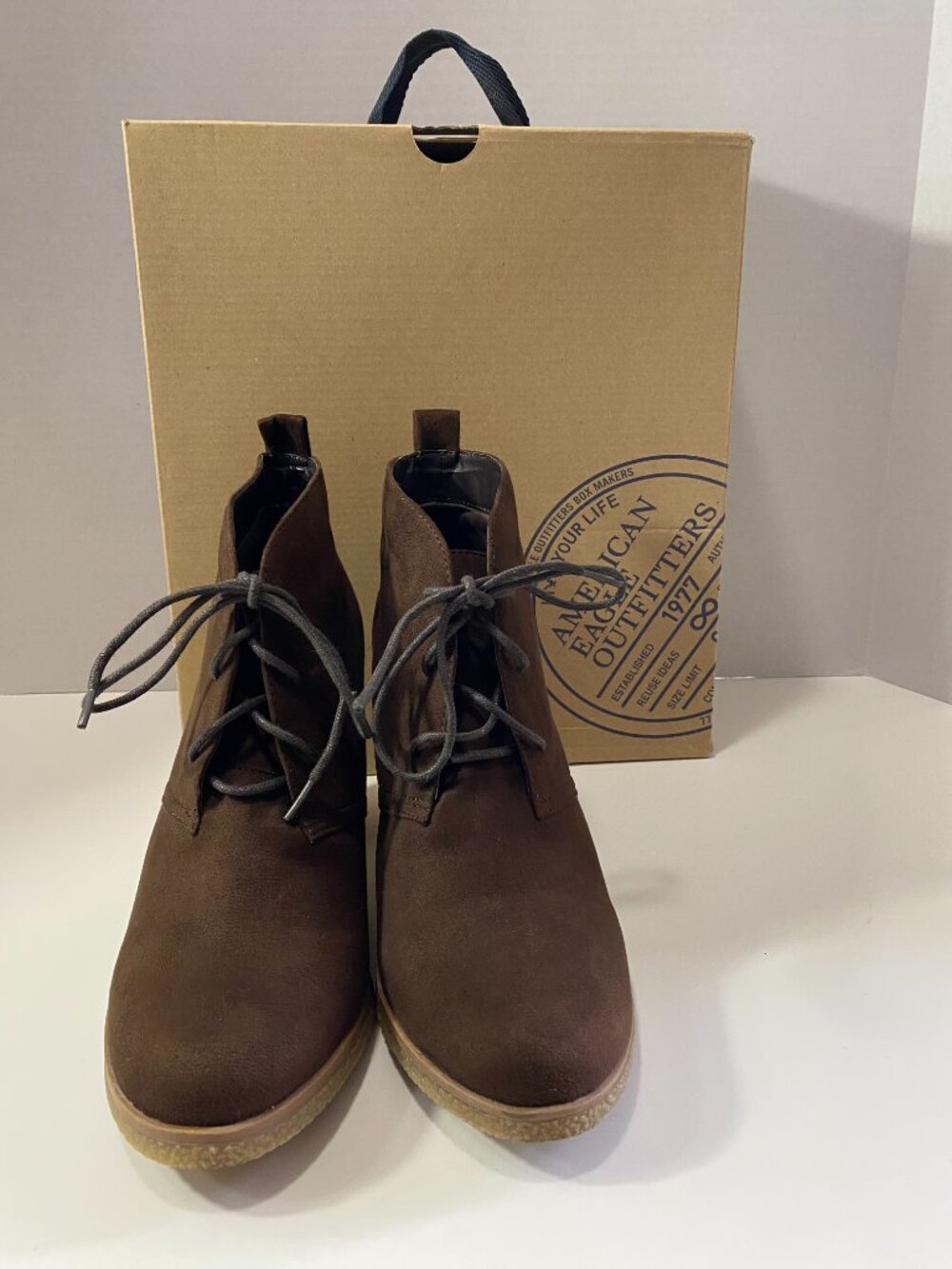 American Eagle SZ 10 Chocolate Brown Faux Suede Lace Up Boot with Square Heel - Picture 9 of 10